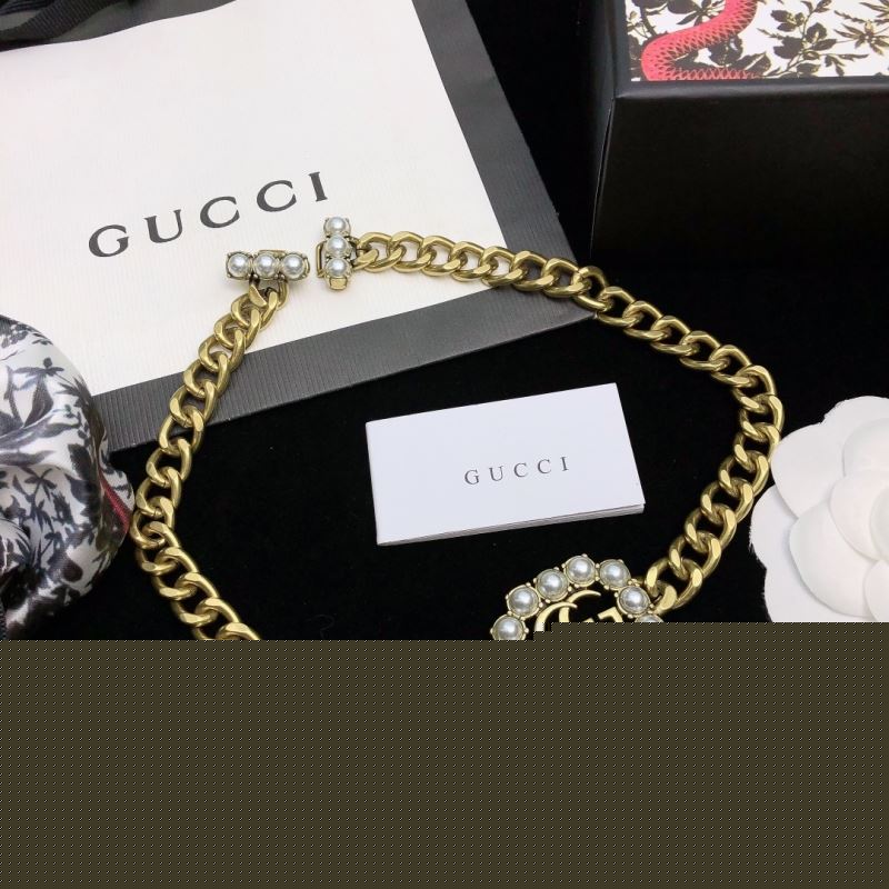 G*u*i necklaces